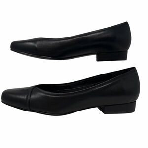 Liz Baker Women's Black Flats Size 9
